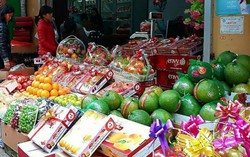 Ngày 8 Tết, giá hàng hóa, dịch vụ bắt đầu hạ nhiệt 