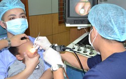 Bé 4 tuổi viêm loét nặng vì viên bi nằm trong hốc mũi 3 tháng