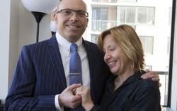 Lục 800 túi rác để tìm nhẫn cưới kim cương 