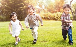 Cha mẹ nên đưa con đi khám ngay nếu con nghịch và hiếu động thái quá