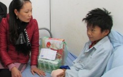 Lắp chân giả miễn phí cho cậu bé 'xin cắt chân'