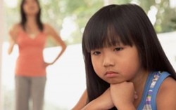 Con stress, hận thù vì bị cha mẹ so sánh với bạn