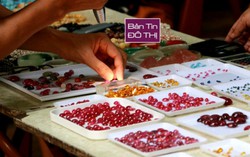 Chợ đá quý "độc nhất vô nhị" ở Hà Nội