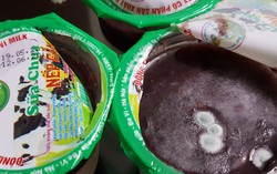 Kinh hãi khi mở hộp sữa chua nếp cẩm mốc xanh