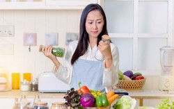 Bố mẹ 'đứng hình' vì con gái chỉ thích làm đầu bếp