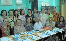 Nữ trí thức tham gia tư vấn cộng đồng