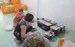 Tạm ngưng hoạt động cơ sở chế biến suất ăn công nhân không đảm bảo vệ sinh