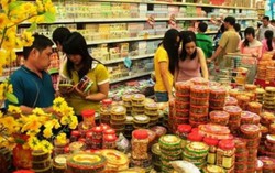 Bí quyết tránh mua phải bánh kẹo, đồ uống giả