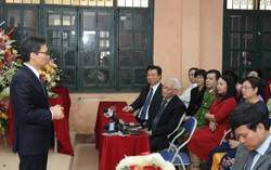 Phó Thủ tướng Vũ Đức Đam chúc mừng 20/11 tại ngôi trường có 'đầu vào không chọn lọc'