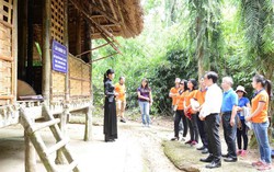 Xây dựng chính sách hỗ trợ xã, vùng An toàn khu cách mạng