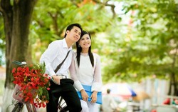 Nói với con về 'nụ hôn đầu'