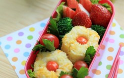 Cách làm hộp cơm bento bông hoa đẹp mắt