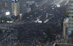'Biển người' ở Seoul đòi tổng thống Hàn Quốc từ chức
