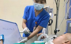 Tỉnh dậy sau nhiều ngày hôn mê, sản phụ ung thư muốn gặp chồng con