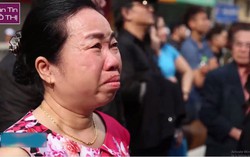 Người thân xúc động tiễn tân binh lên đường
