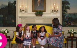 Phu nhân Michelle Obama lắng nghe lời khuyên từ 4 ‘bà cụ non’