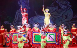 Biểu diễn nghệ thuật chào mừng thành công Đại hội phụ nữ XII