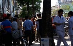 Hà Nội: Cụ bà đột tử giữa phố nghi do say nắng
