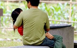 Cha mẹ cần làm những điều này khi phát hiện con quan hệ tình dục sớm