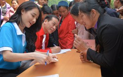 Diễn viên Nhã Phương 'Đồng hành cùng phụ nữ biên cương'