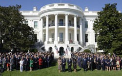 Bà Melania Trump cho chặt cây mộc lan chứng kiến 39 đời tổng thống Mỹ