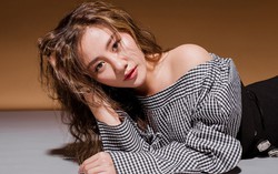Văn Mai Hương hóa cô nàng cá tính, tự tin khoe vai trần quyến rũ