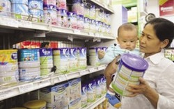 Hai doanh nghiệp sữa trẻ em giảm giá 3-10%