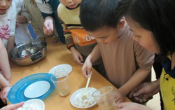 Môn học kỹ năng sống: Người dạy đi thuê, giáo trình tự soạn