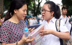 Phụ huynh Hà Nội tất bật chăm con ôn thi vào lớp 10