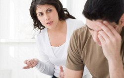 2 cách ứng xử khác nhau khi cùng bị chồng phản bội
