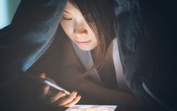 Bố chồng nhập viện vì thói quen để chuông điện thoại hết cỡ của con dâu
