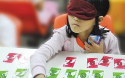 Đua nhau cho trẻ đi học... ngửi để nhận biết màu sắc