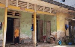 Bà ngoại 70 tuổi đội đơn kêu cứu cho cháu gái tâm thần nghi bị hàng xóm xâm hại