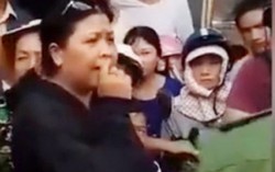 Nữ quái vờ trúng vé số tặng nhẫn vàng chiếm đoạt tiền