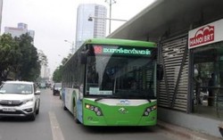 Xe máy lấn làn xe buýt nhanh Hà Nội sẽ bị phạt tới 400.000 đồng