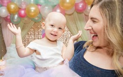 Hy hữu: Bé gái 15 tháng tuổi mắc ung thư buồng trứng