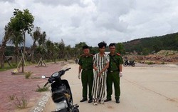 Tâm sự cùng người yêu, cô gái bị côn đồ dí dao vào cổ hiếp dâm