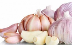 Cách bóc tỏi không cần dao trong nháy mắt 