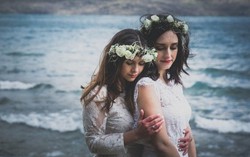 Cô bạn thân thú nhận là người đồng tính và quay sang nói lời yêu đương