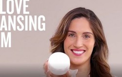 Tự tin khi thoa kem dưỡng da đúng cách