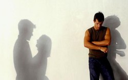 Đừng đùa với người chồng ít nói