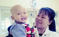Nữ bác sĩ nài nỉ để được chữa bệnh