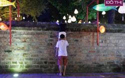 Giá vé "cắt cổ", dân leo tường ngóng Thu vọng nguyệt