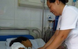 Dị vật 'sống' 2 năm trong thực quản bé gái