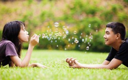 Sai lầm khi bố mẹ trút giận lên bạn khác giới của con