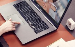 Ra mắt mẫu máy tính xách tay 17 inch nhẹ nhất thế giới