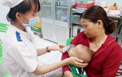 Nắng nóng ở TPHCM: 'Thời tiết kiểu này, người lớn cũng đau ốm chứ nói gì trẻ nhỏ'