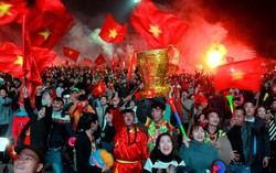 Hàng triệu người hâm mộ xuống đường mừng Việt Nam vô địch AFF Cup 2018