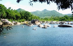 Đến Hầm Hô để tận tưởng nơi chỉ "ta với đá"