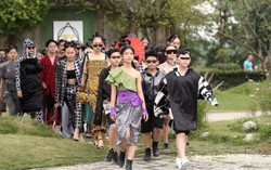 Mẫu nhí Việt đeo mặt nạ phòng độc lên sân khấu Vietnam Junior Fashion Week